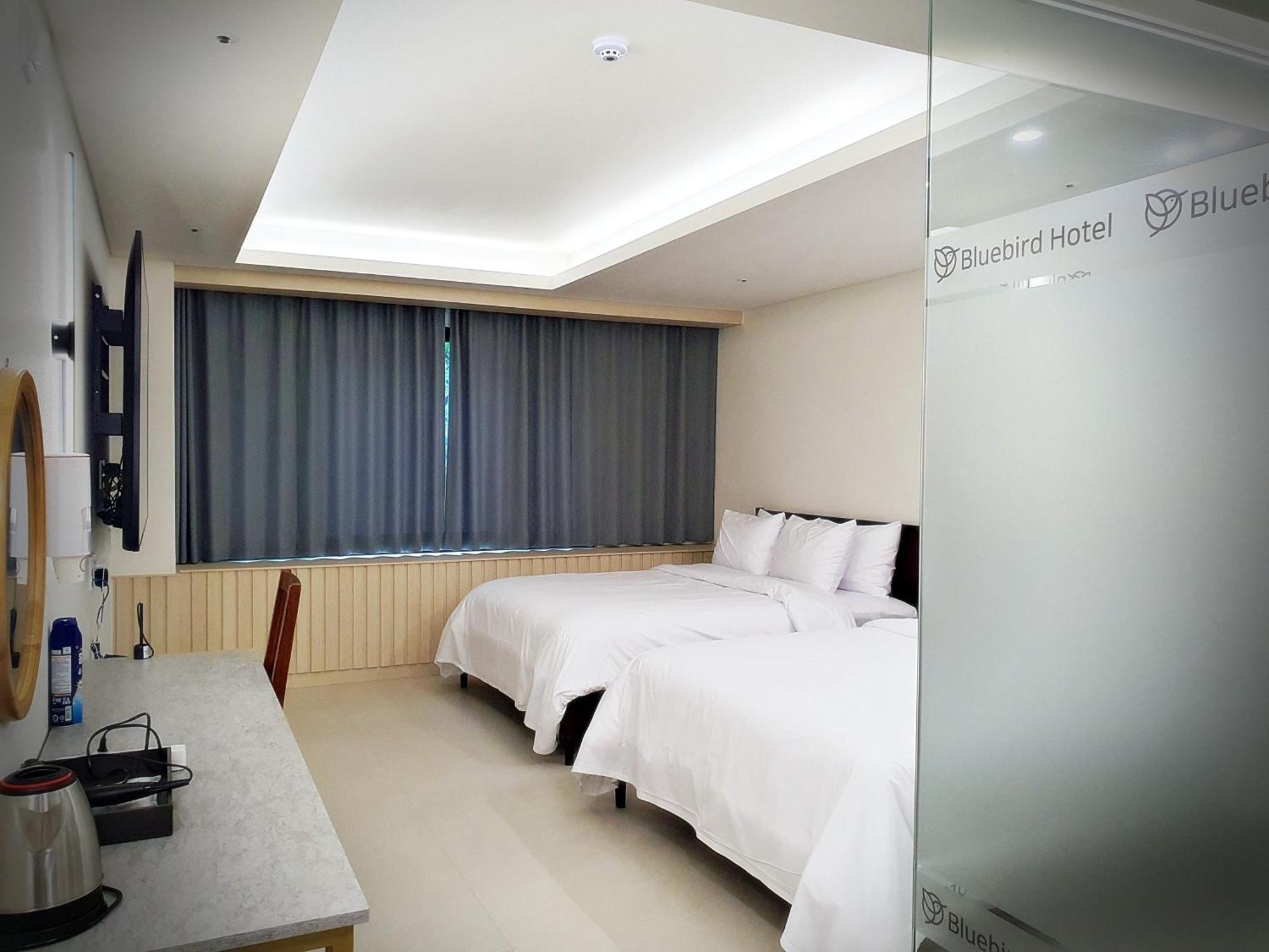 Bluebird Hotel Incheon Buitenkant foto