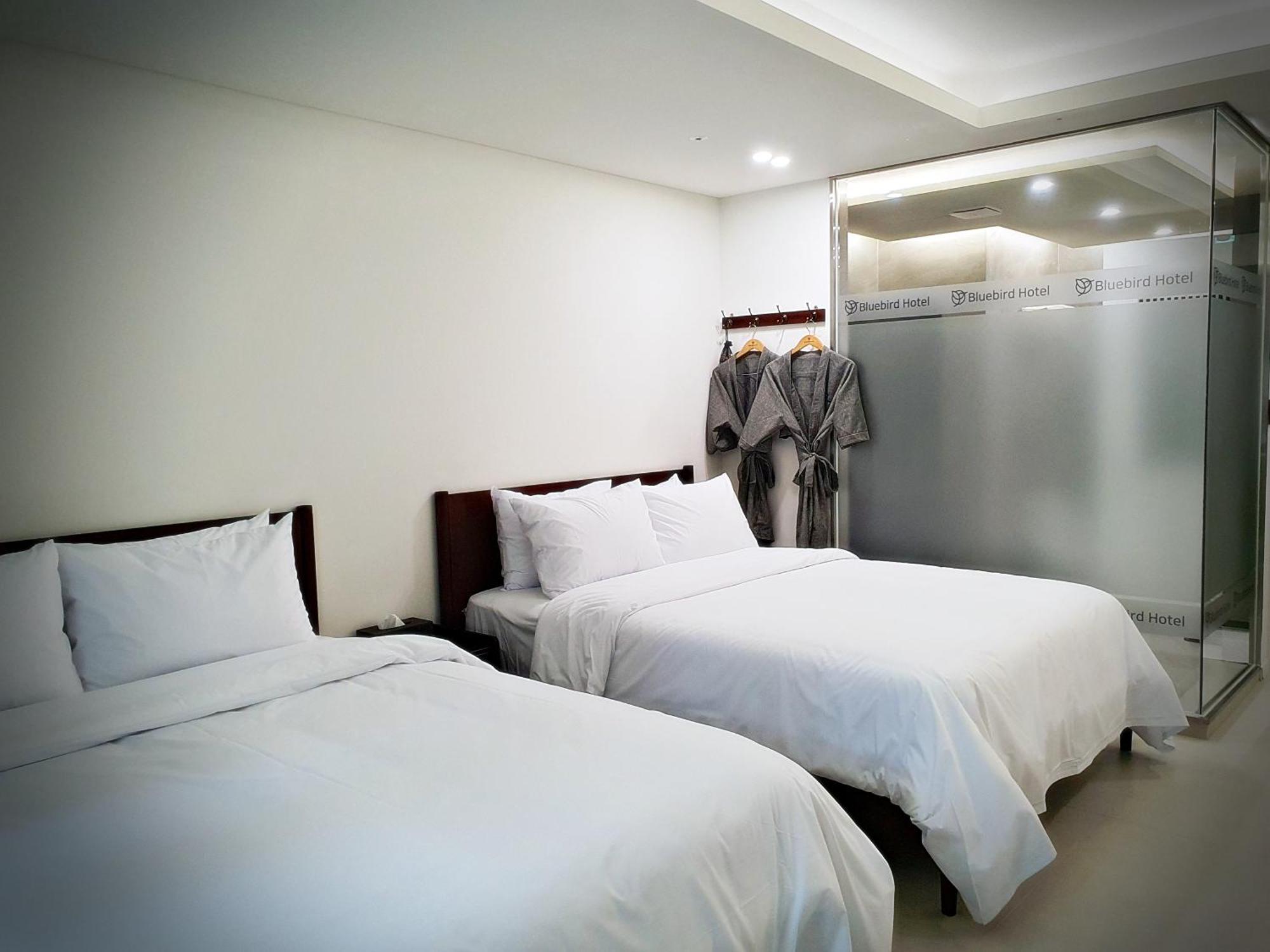 Bluebird Hotel Incheon Buitenkant foto