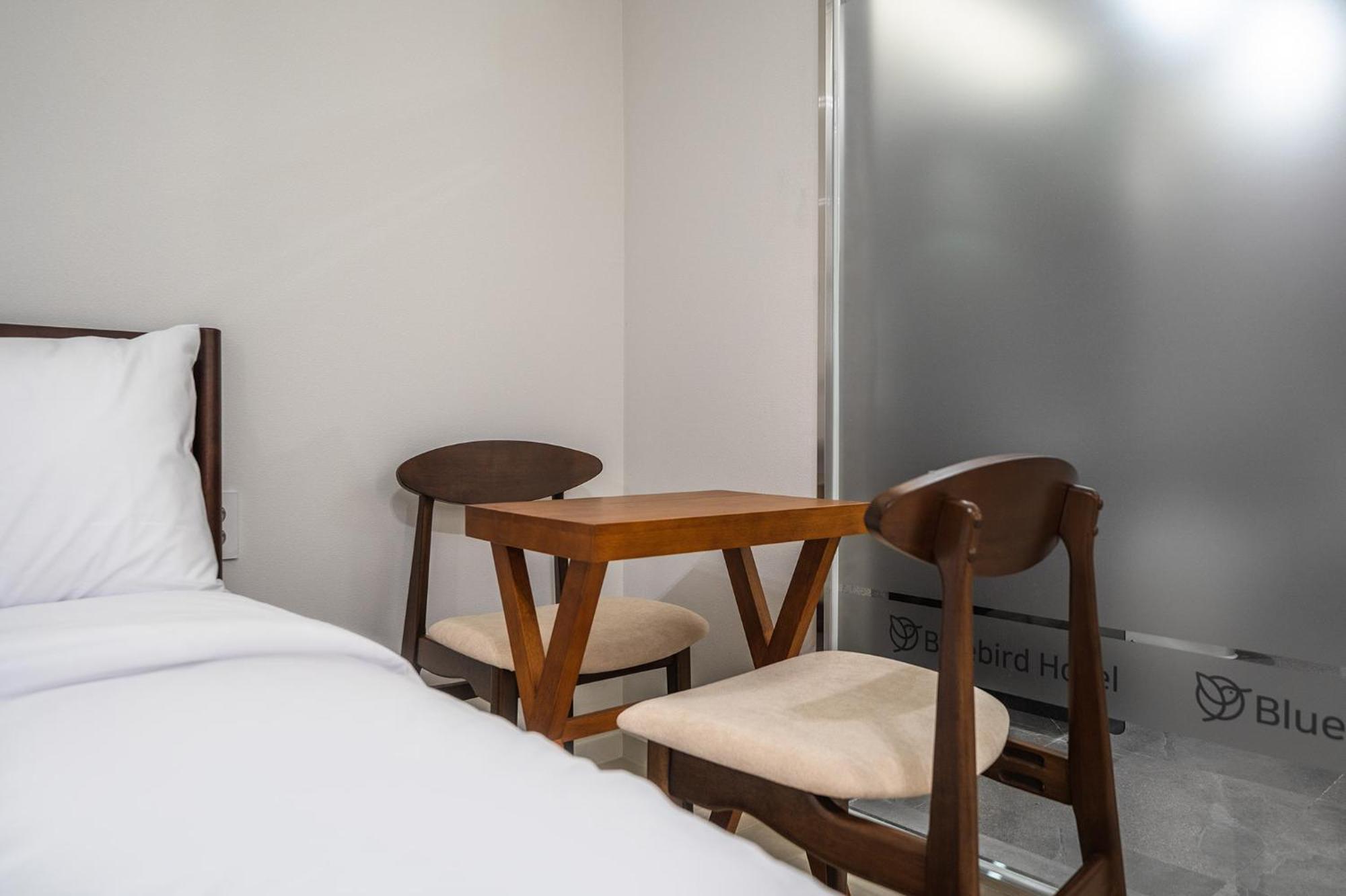 Bluebird Hotel Incheon Buitenkant foto