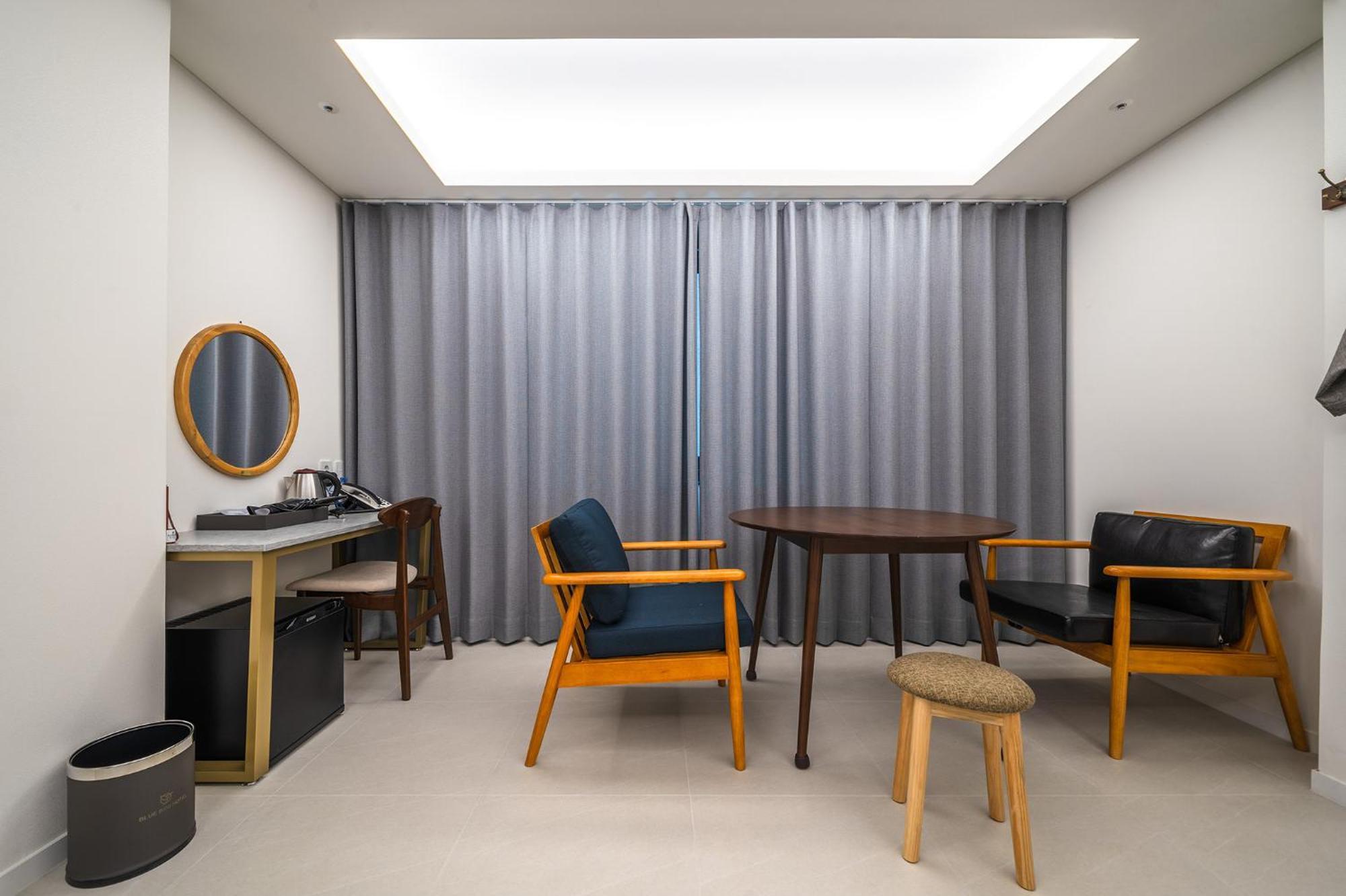 Bluebird Hotel Incheon Buitenkant foto