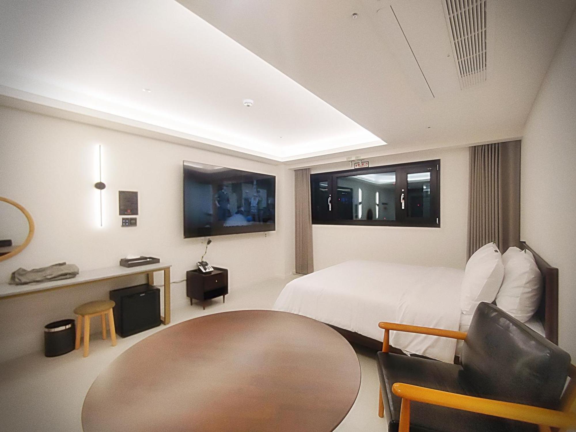 Bluebird Hotel Incheon Buitenkant foto
