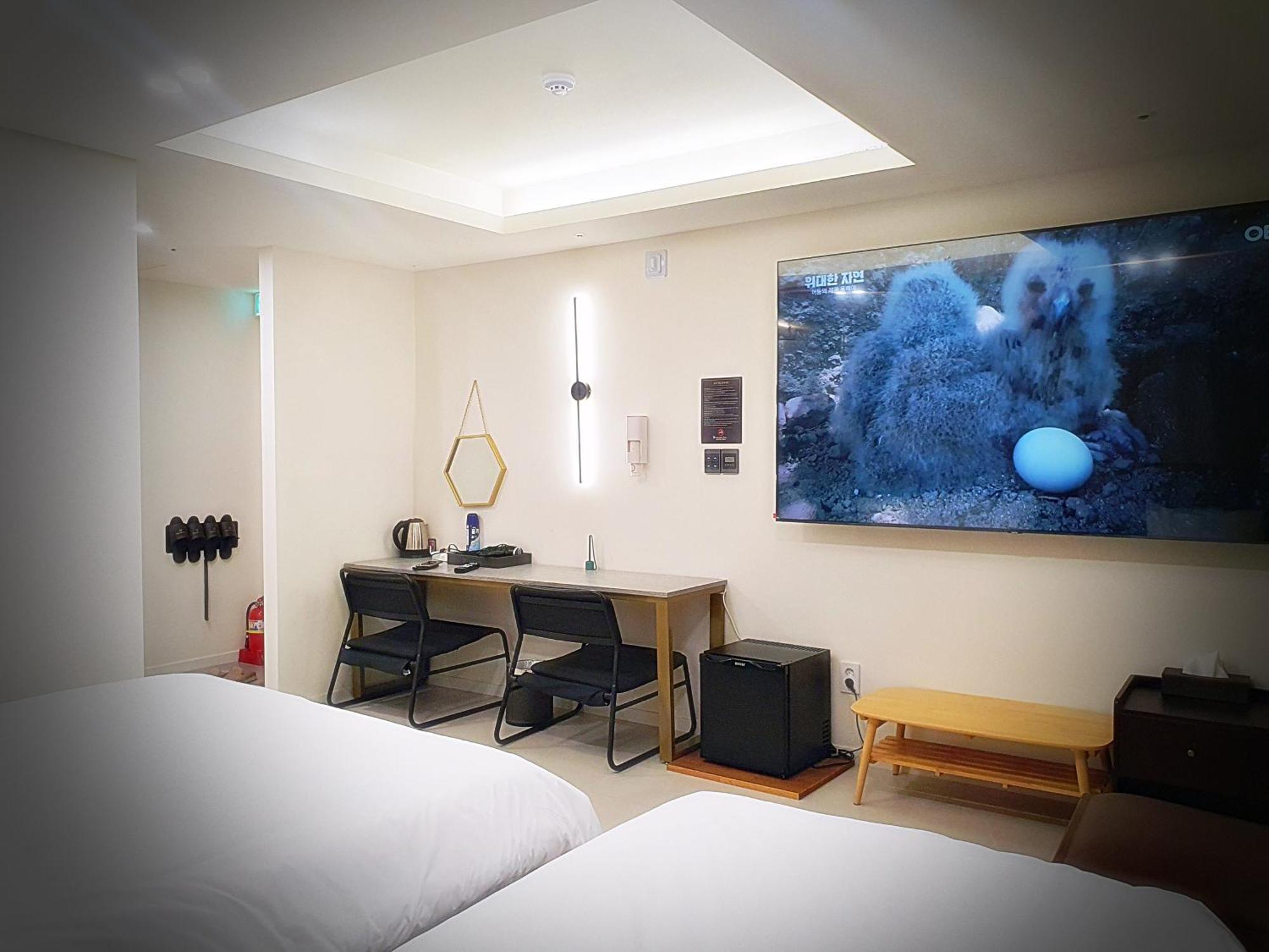 Bluebird Hotel Incheon Buitenkant foto